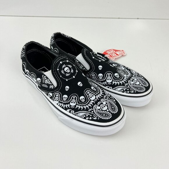 Vans Other - Vans Classic Slip-On Black Bandana Skull  Shoes Sneakers Kids 3.5 W 5